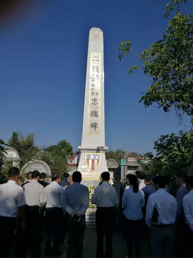 王宗颖总领事凭吊中国远征同盟军阵亡将士 拜访克钦邦密支那最后一位远征同盟军老兵