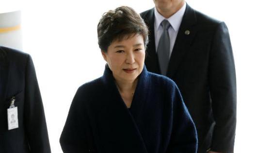 朴槿惠遭检方提请批捕 被控十余项罪名或获刑十年