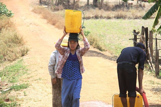 缅甸勃固省多个乡村闹水荒
