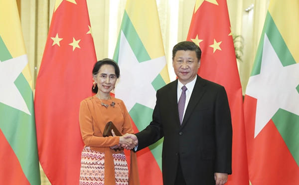 中国国家主席习近平同缅甸国务资政昂山素季会谈