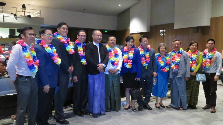 在洛杉矶过缅甸泼水节-卢家昌