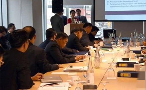 昂山素季参加在加拿大举行的考察与讨论联邦制度座谈会