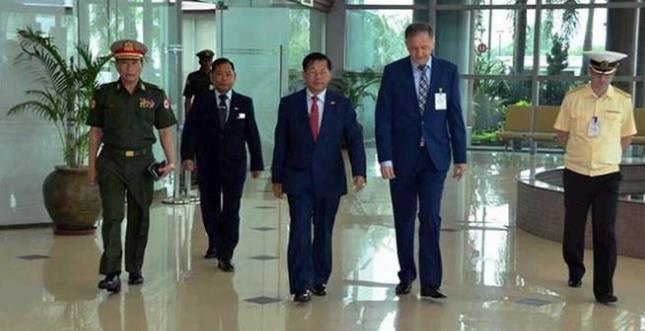 缅甸三军总司令敏昂莱大将出访俄罗斯