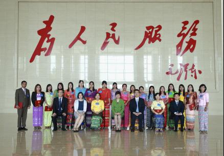 中国审计署副审计长秦博勇出席缅甸审计官员研修班结业式