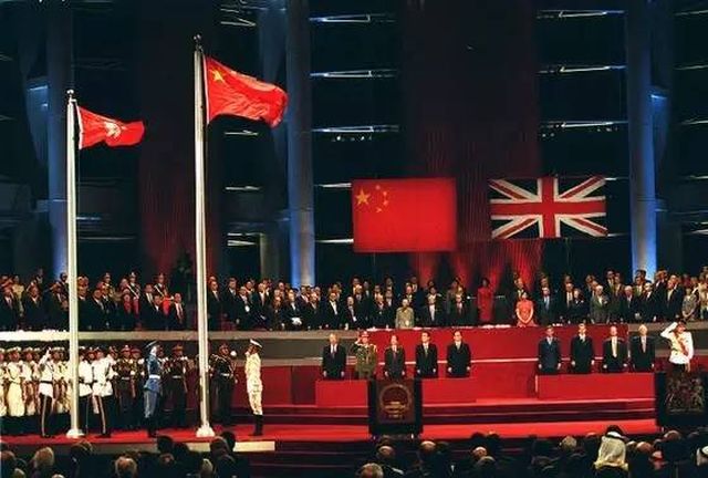 20年前这一刻，多少中国人热泪盈眶！