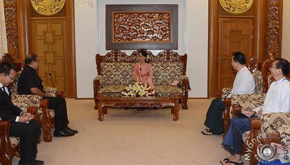 昂山素季6月30日在内比都就劳工问题会见泰国驻缅甸大使