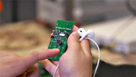 可以续航一辈子？全球首款无电池手机诞生