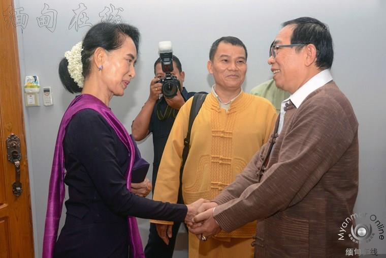 南掸邦军分别会见昂山素季、梭温、觉丁遂