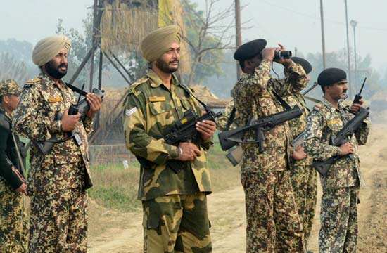 印度外交要逆天？莫迪左拉日本右抱缅甸，欲建C型包围
