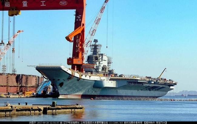 专家：中国国产航母最快年底进行海试