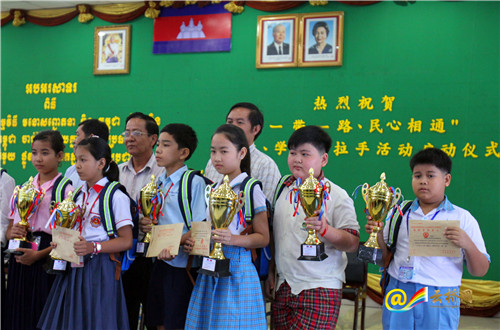 画出心中的柬中情