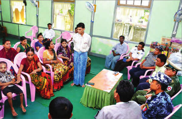 八名被带到孟加拉国的印度教女子重返故里