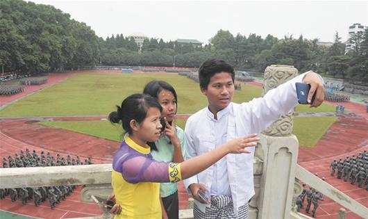 图文：12位缅甸留学生“爱上大武汉”