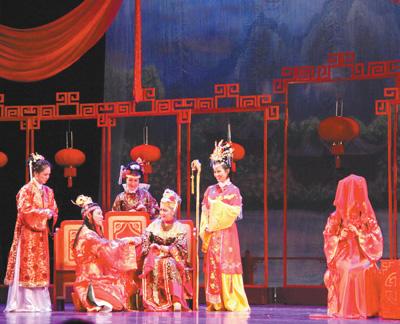 越南话剧版《红楼梦》上演 新加坡编剧兼导演解读