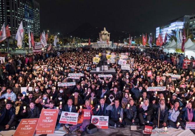 韩民众抗议特朗普对韩政策