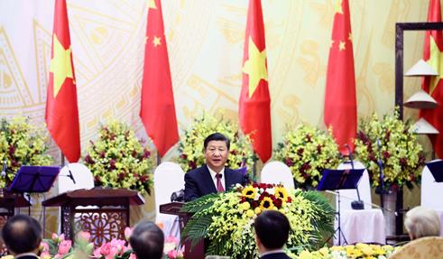 习近平出席越共中央总书记阮富仲和越南国家主席陈大光共同举行的欢迎宴会