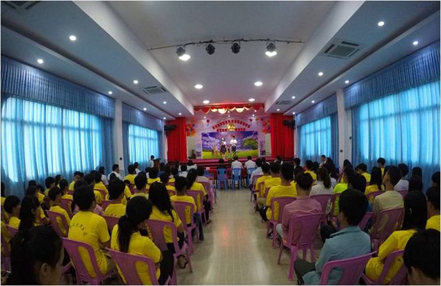 云华师范学院附中举行第四届精彩云华朗诵比赛