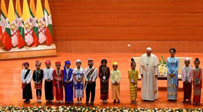 方济各与昂山素季会谈避提“罗兴亚”一词