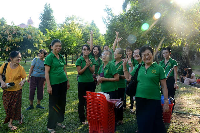 缅华妇协教育中心开展亲子秋游活动