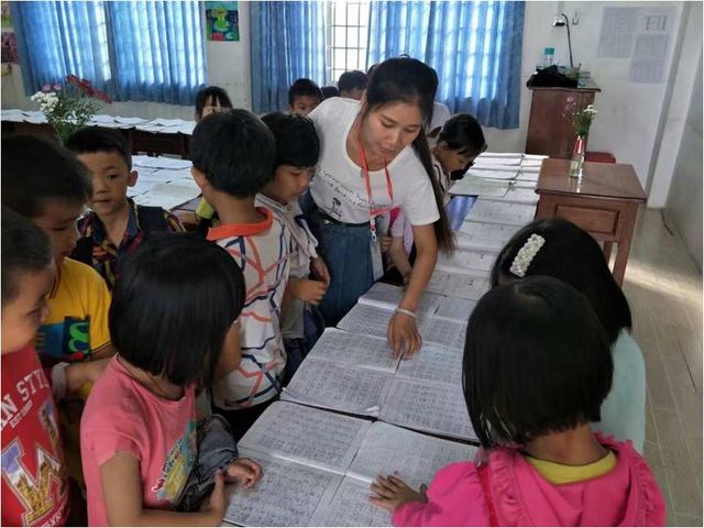 云华师范学院举行第二届“多彩云华”作业展览活动