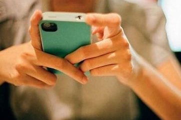 “电脑、手机一族”冬季要预防干眼症