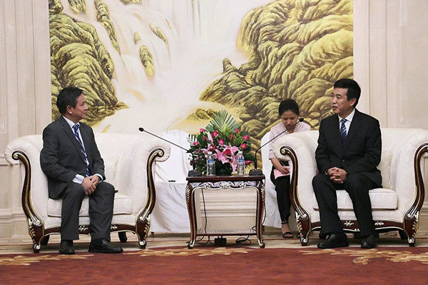 瑞丽国家重点开发开放试验区工委书记王俊强会见缅甸商务部副部长吴昂图