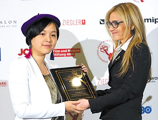 留美女生拍一分钟短片揭示南京大屠杀 获国际艾美奖