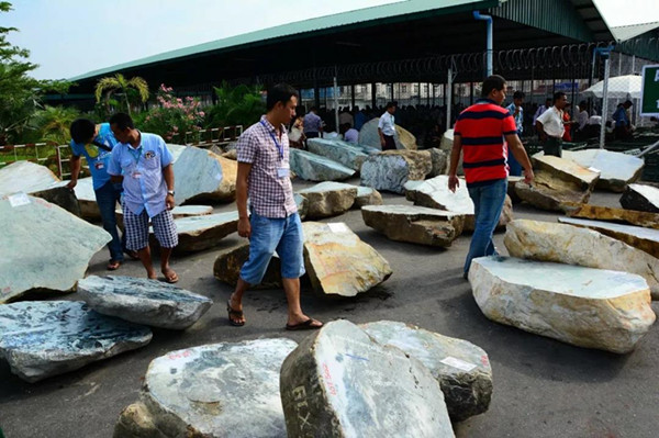 本财年第一周 缅甸玉石销售额接近3亿美元