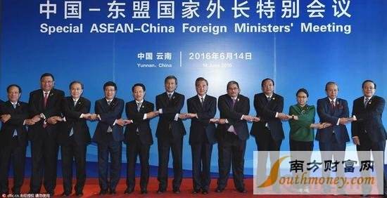 中国与东盟贸易突破5000亿美元创新高 专家建言将开放与升级相结合