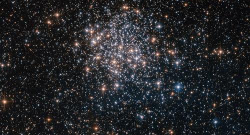 距离地球1.6万光年 NASA发布NGC 3201星团照片
