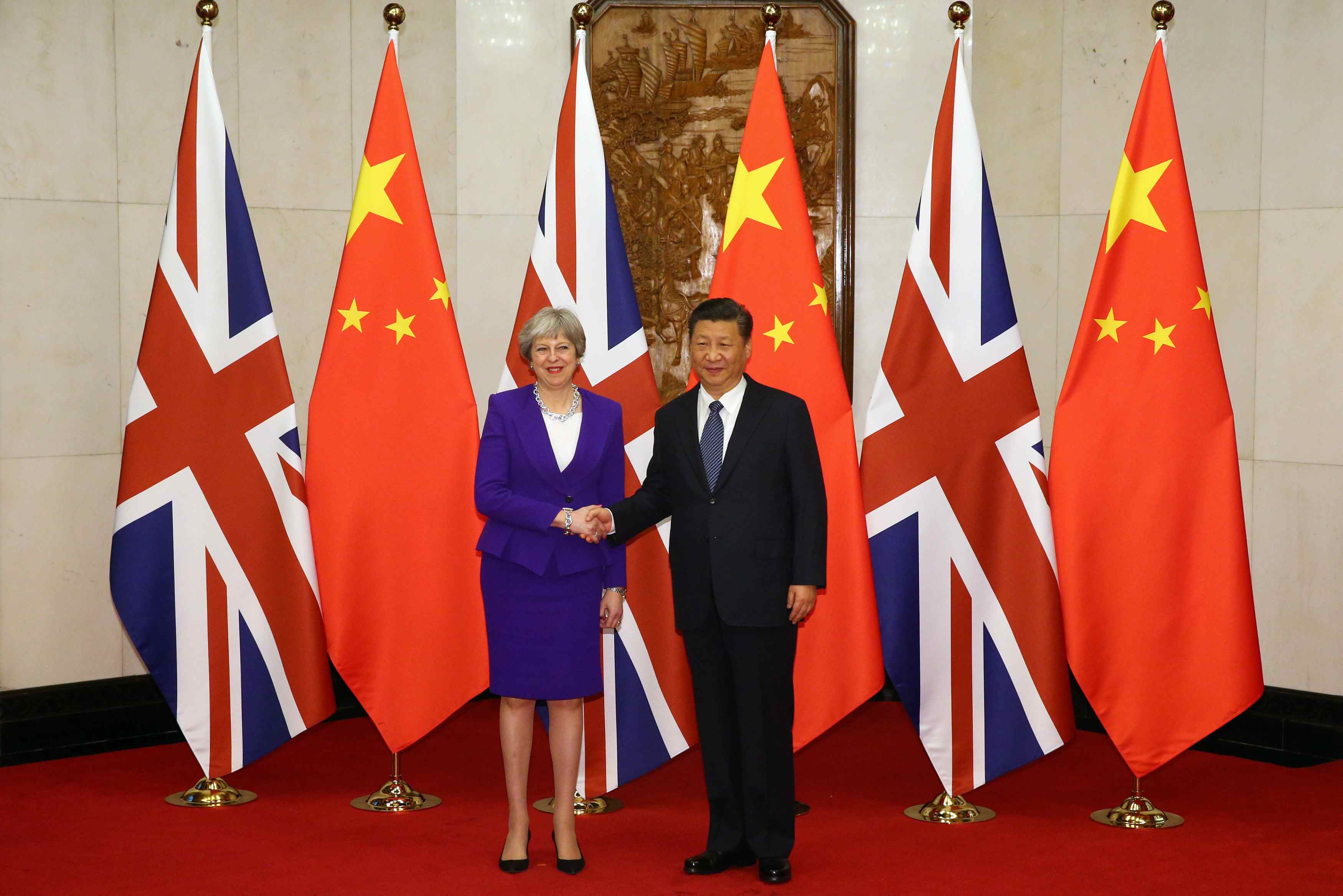 习近平会见英国首相特雷莎·梅