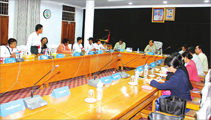 官方报纸介绍这一波学潮的来龙去脉