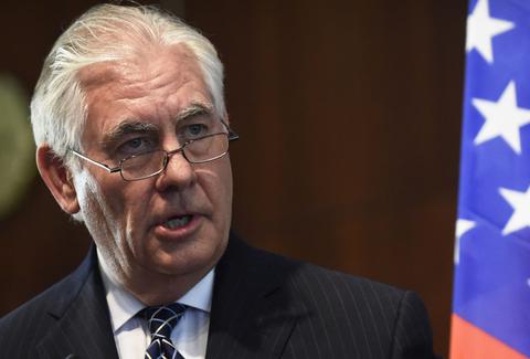 特朗普解除国务卿蒂勒森职务 由中情局局长接任