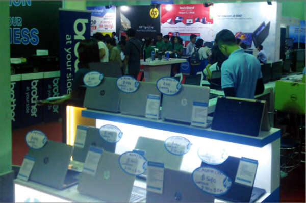 暑假到了，计算机(电脑)销路大增