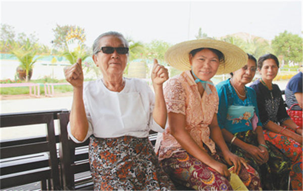 “中国医生让我重见光明”