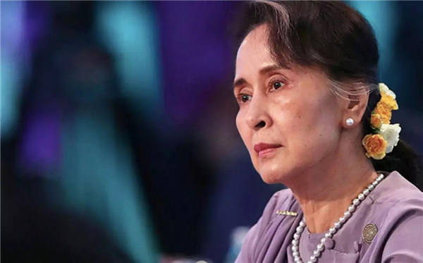 半月谈‖ 一代旧人换旧人，两周年后恰逢春