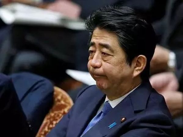 平戎 | 半岛博弈，余波重创日本！琉球脱日大游行，开弓已无回头箭