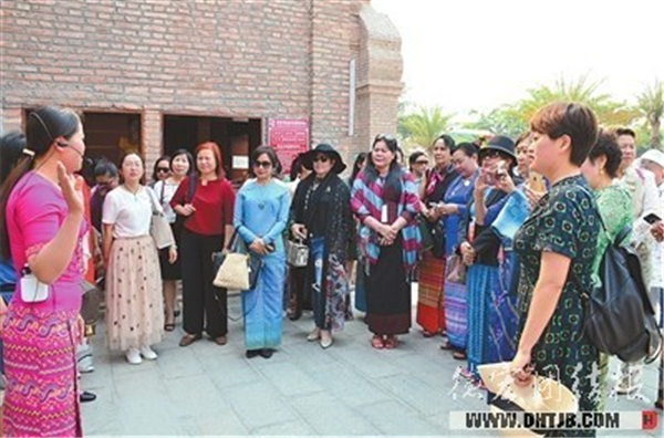 澜湄国家妇女干部研修班来德宏考察