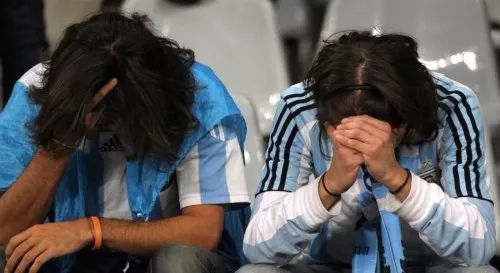 刚刚，又一个国家大崩盘，幕后黑手到底是谁？