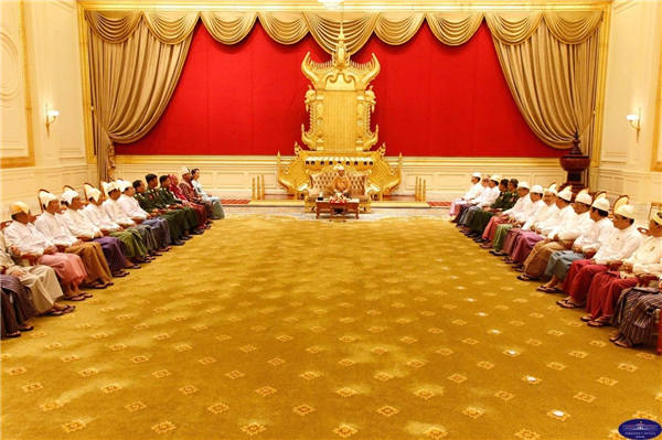 半月谈‖ 新总统新年新气象，老问题老友老腔调