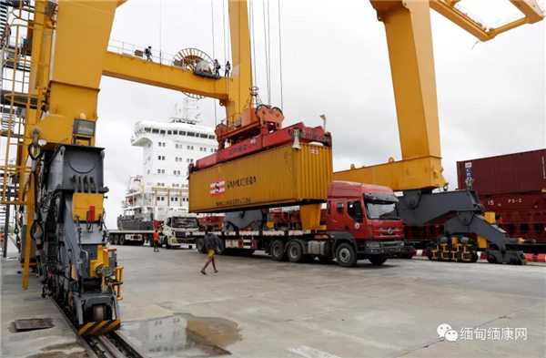 4月份以来，海上国际贸易额增加了7.04亿美元