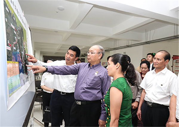 缅甸联邦议会议长兼民族院议长曼温凯丹一行到芒市州考察