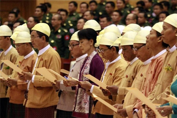 孟姿君：《缅甸：民盟执政两年成绩与挑战并存 》