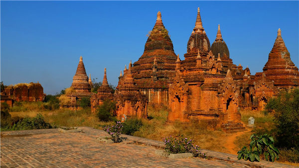 诗写缅甸异议：扑向威权黑暗的血泪诗歌