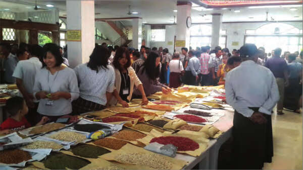 木姐贸易区1吨大豆价钱达到85万缅元