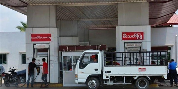 缅甸国内燃油价格上涨，而国际原油价格仍为1桶74美元