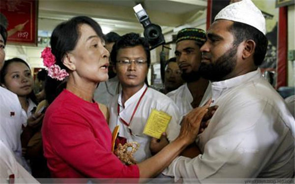 缅甸罗兴亚危机一周年：仍有难民逃向孟加拉国