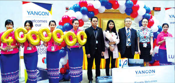 仰光国际机场迎来今年的第400万名旅客