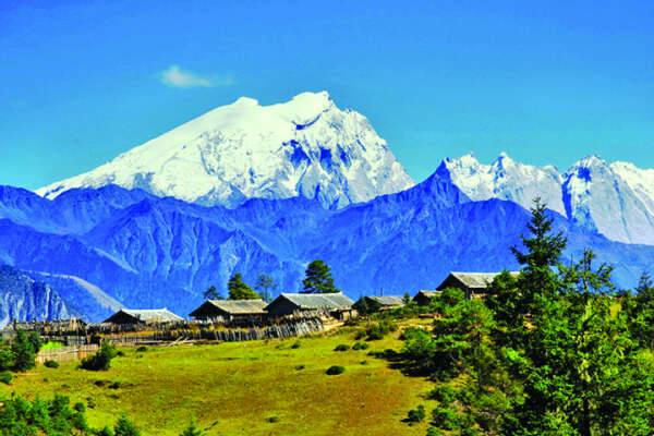 缅甸登山运动员放弃了今年攀登东南亚第一高峰的计划