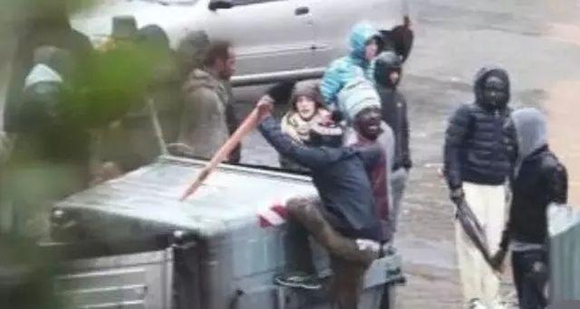 周小平：欧美社会普遍敬畏难民、蔑视中国人的怪现状背后，有着深层次的原因。